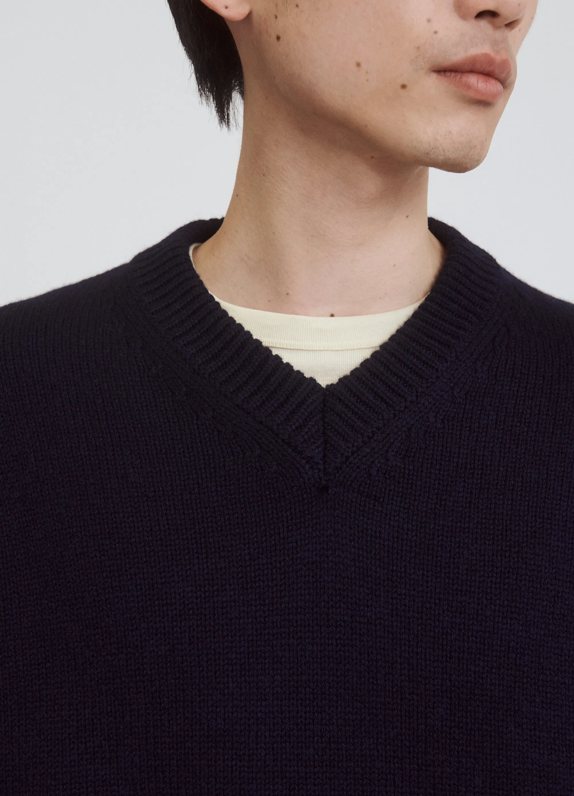 Mens Balla Slouch V-Neck in Dark Navy