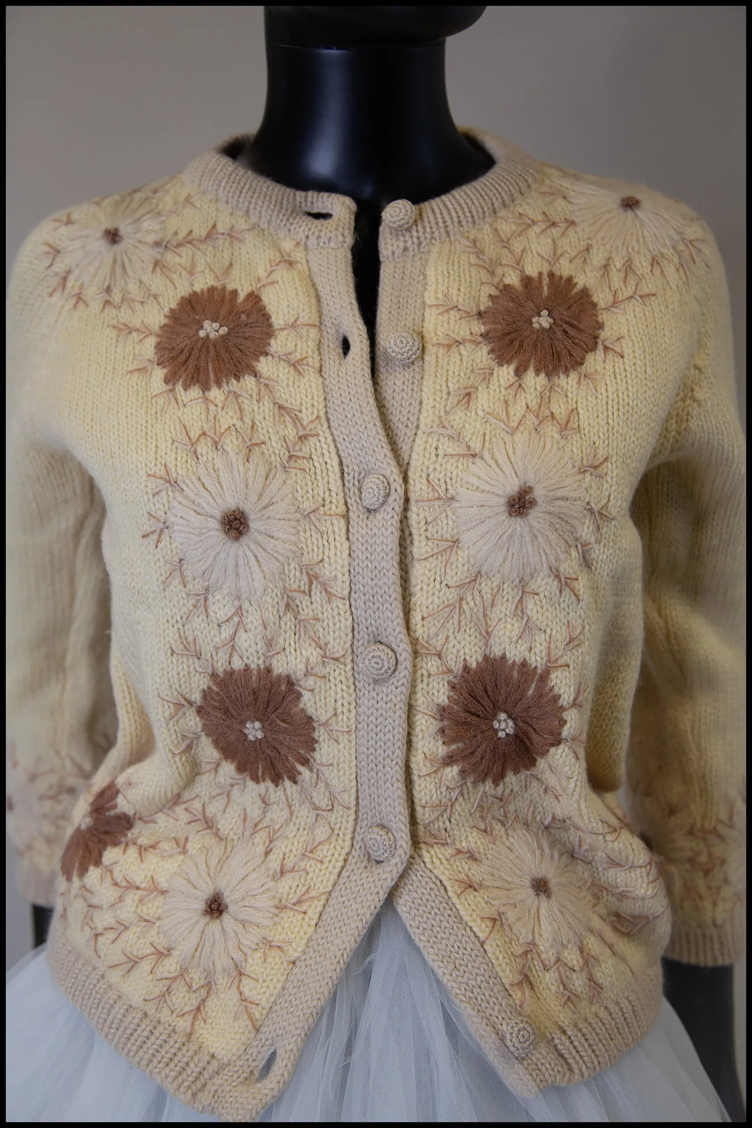 Vintage 1950s Cream Floral Embroidered Wool Cardigan