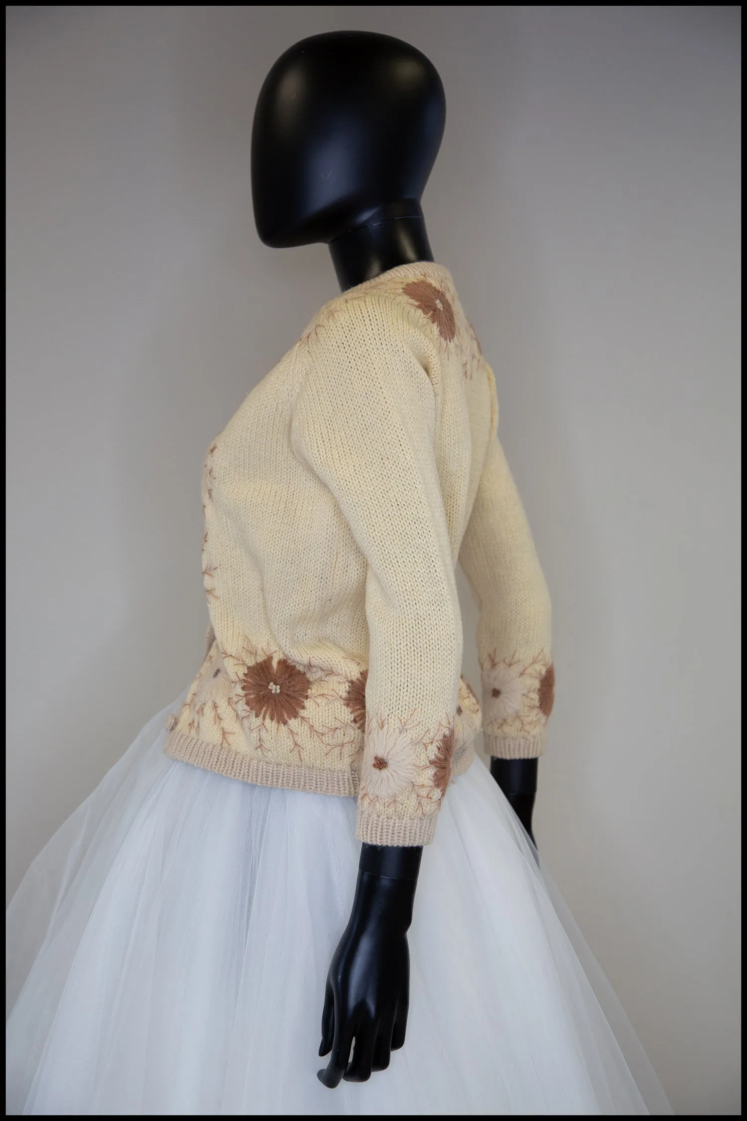 Vintage 1950s Cream Floral Embroidered Wool Cardigan