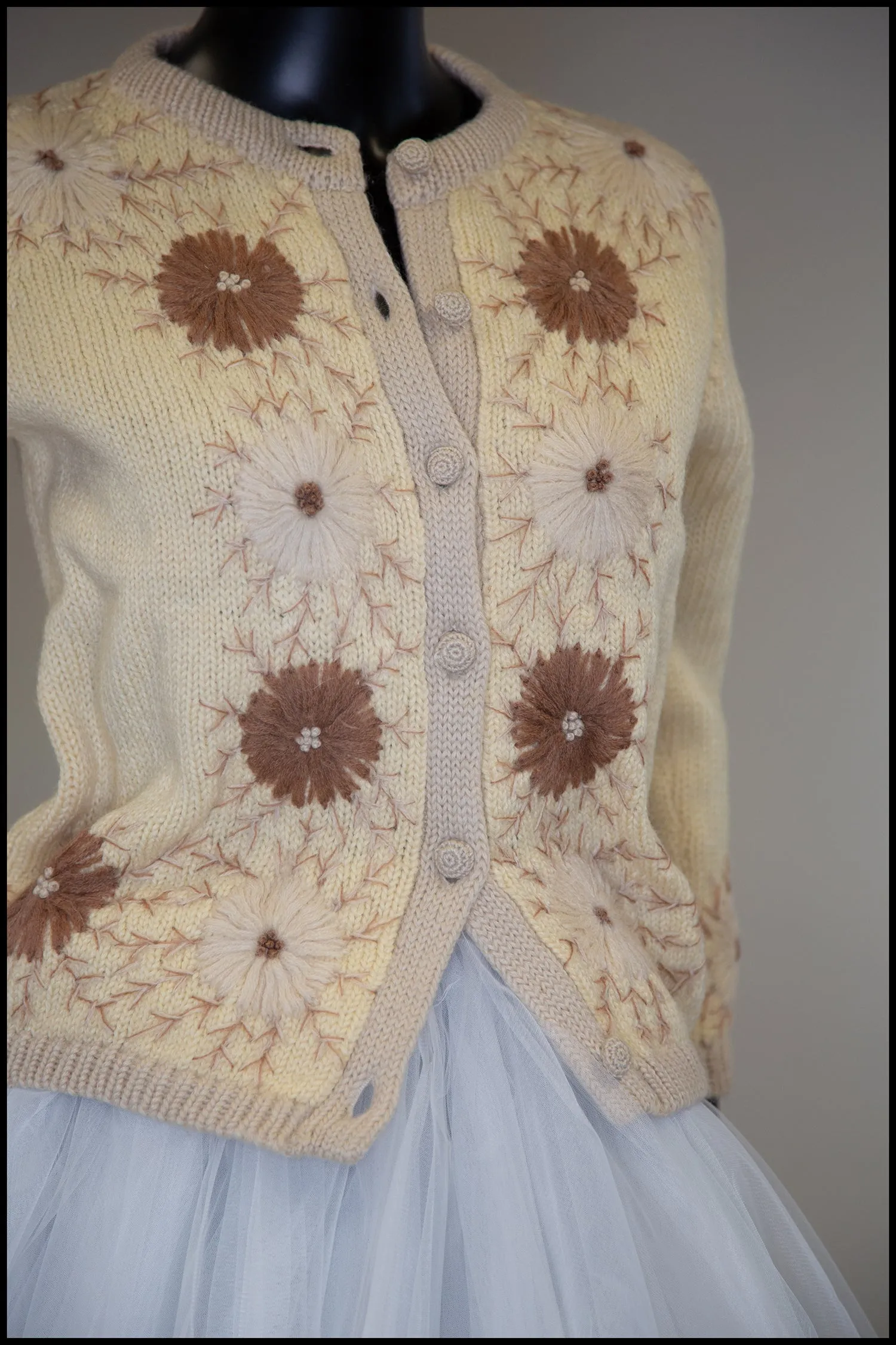 Vintage 1950s Cream Floral Embroidered Wool Cardigan