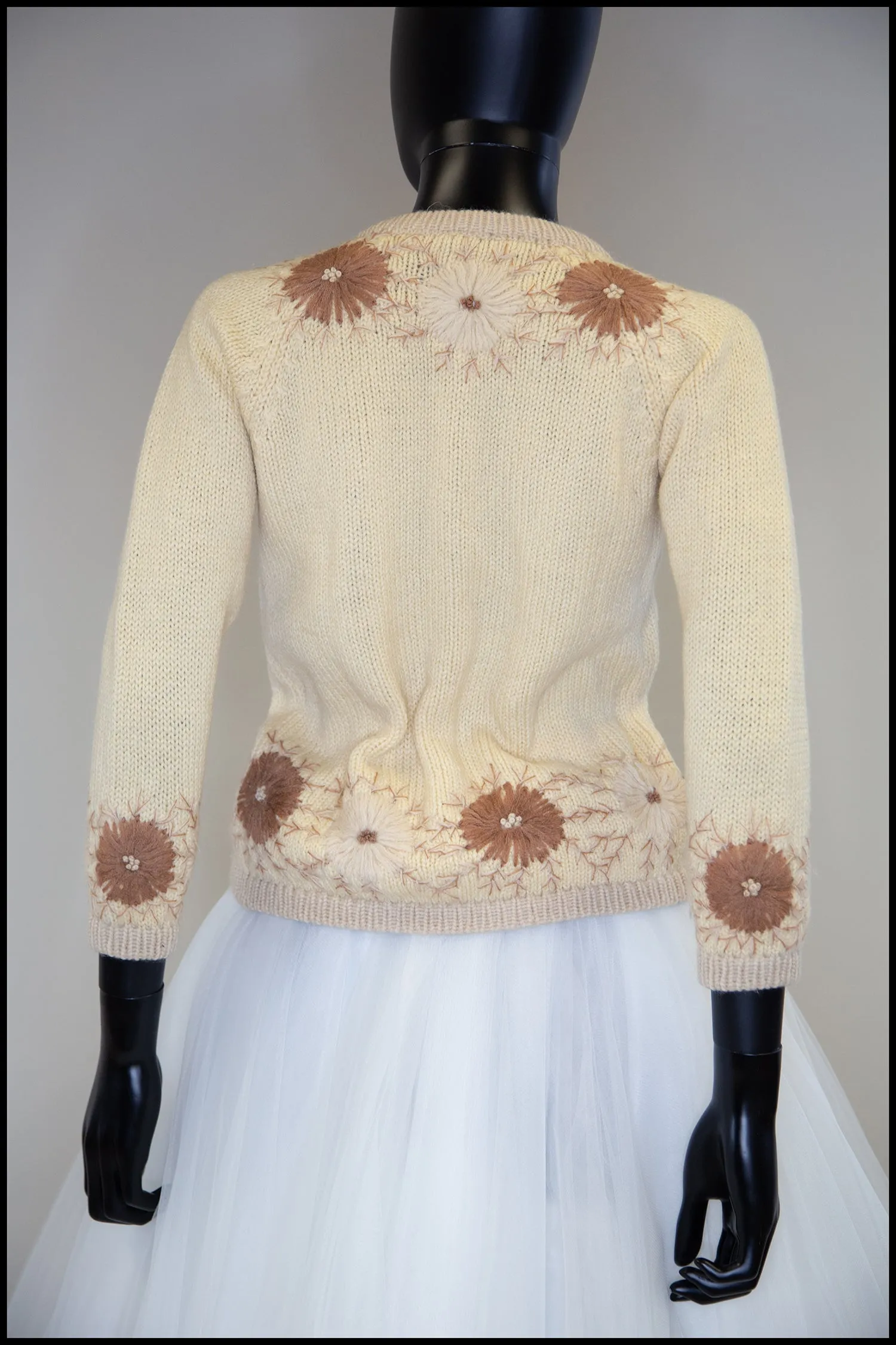 Vintage 1950s Cream Floral Embroidered Wool Cardigan