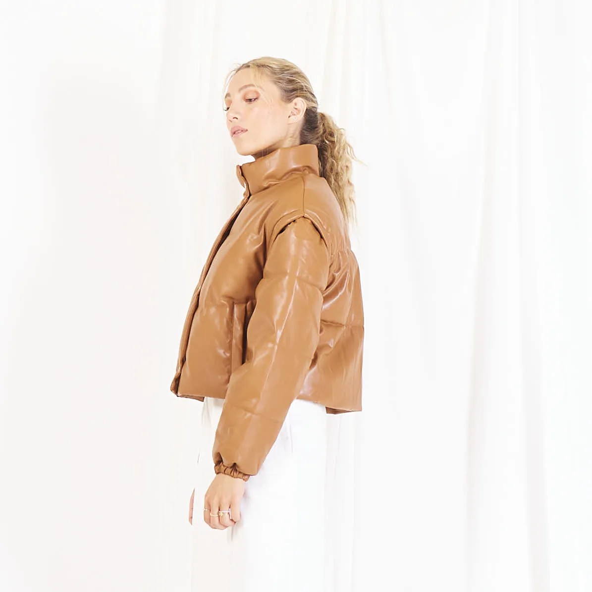 Wholesale padded coat with removable sleeve