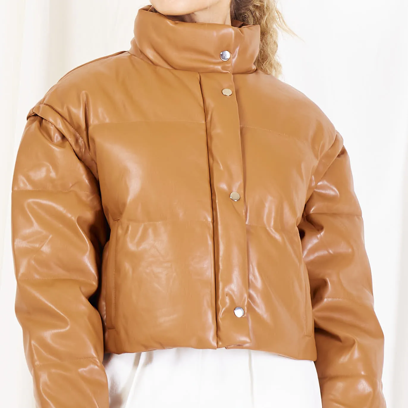 Wholesale padded coat with removable sleeve